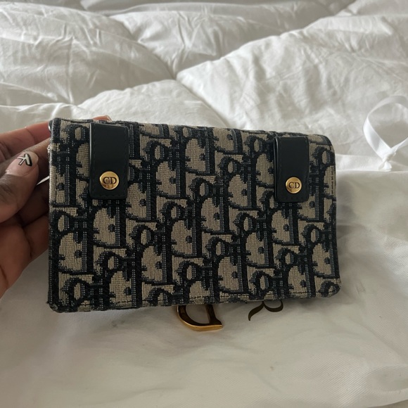 Dior 2020 belt bag. THE BELT IS NOT INCLUDED. Lost belt can be worn as clutch. - Picture 2 of 5